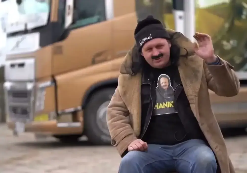 Kim jest Adam Mechanik z Królowie Żyta? Odkryj jego tajemnice i cytaty