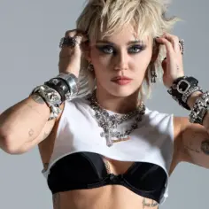 Z kim jest Miley Cyrus? Nowy partner i burzliwe życie miłosne