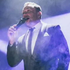 Mirosław Niewiadomski tenor – ile ma lat i co warto o nim wiedzieć