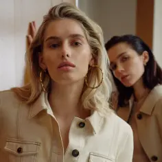 Najnowsze Trendy Modowe od Marciano by Guess - Inspiruj się i Wybierz Styl